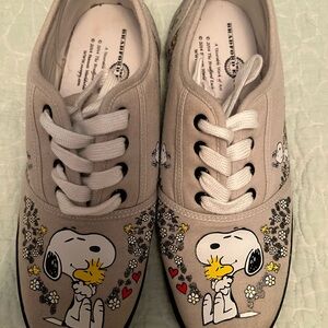Peanuts Beige Snoopy & Woodstock Floral Sneakers